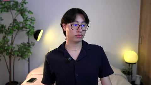 Louis online show from April 12, 10:00 pm