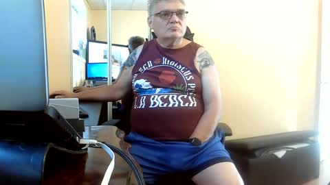 loumtl3 online show from July 1, 12:17 pm