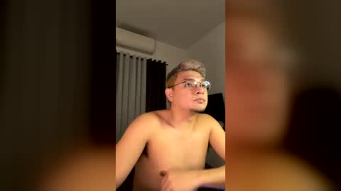 love_hottieh online show from July 10, 10:30 am