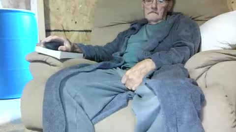 just here to have fun and cum online show from November 5, 12:18 pm