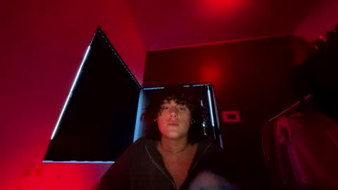 luca20y_ online show from May 31, 9:38 pm