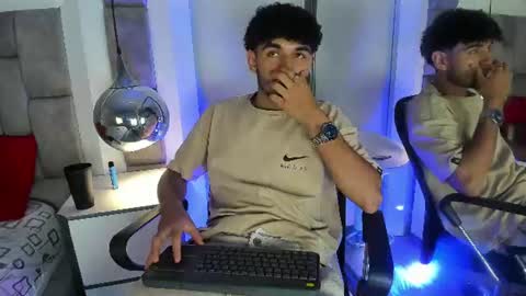 lucasthomson_ online show from July 7, 4:01 am