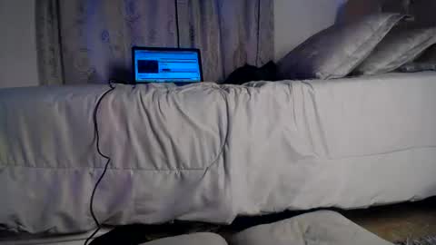 lucianluciano online show from August 1, 6:34 am