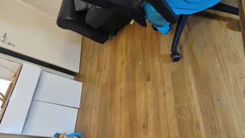 luckybong online show from March 28, 9:42 am