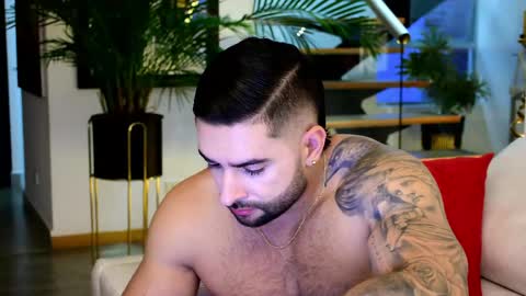 Lukhas f4f online show from April 2, 11:23 pm