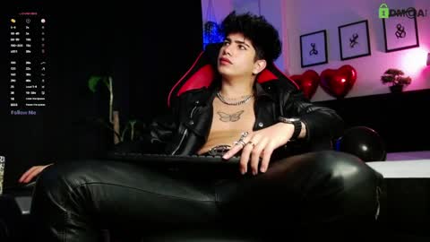 Lyle Bennett Freelance Model online show from March 31, 12:40 pm