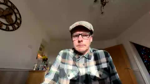 m536327 online show from December 19, 12:35 pm