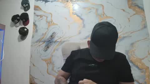 magic_milk23 online show from April 12, 5:42 am