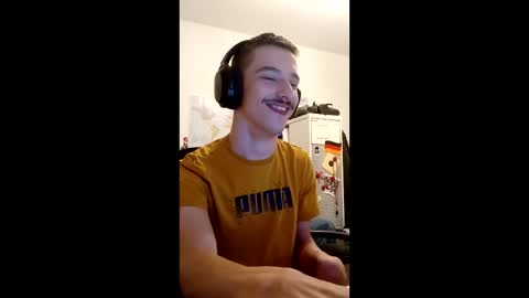 male20y online show from June 5, 10:26 pm