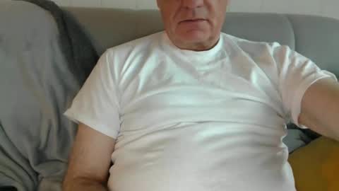 male_toy1 online show from May 7, 6:19 pm
