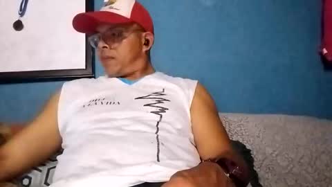 mandrilo7379 online show from April 18, 8:49 am