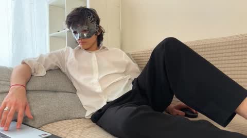 Mark online show from February 15, 9:40 am