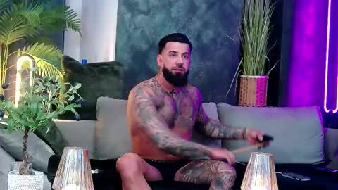 masterkingofmuscle online show from March 24, 9:19 pm