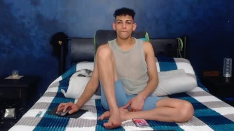 matthew_hawk19 online show from June 2, 10:33 pm