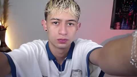 mattias     online show from November 30, 5:48 pm