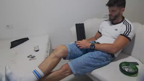 mauro_real_man online show from June 14, 6:43 pm