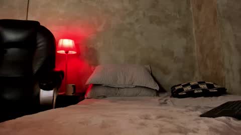 maximo_zahir online show from February 20, 6:26 am