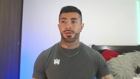 Independent Model online show from April 18, 3:52 am