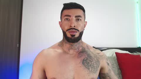 Independent Model online show from April 12, 5:42 am