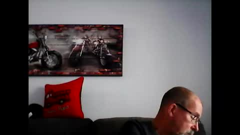 me at home online show from November 10, 5:18 pm