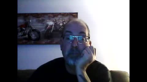 me at home online show from January 25, 6:12 am