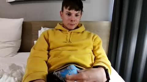 michaeltwinkboy online show from May 16, 6:06 pm