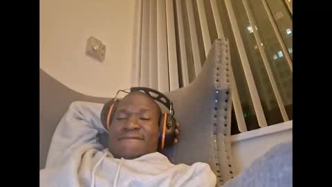 Mightymandingo online show from April 12, 6:37 am