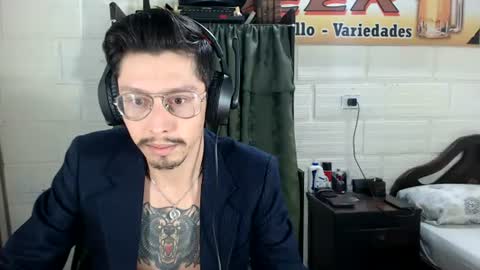 Miguel  Independent Model  online show from June 18, 11:37 am