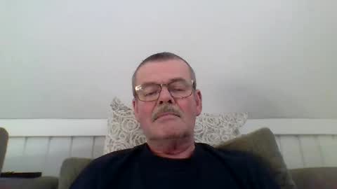 mikael42 online show from February 14, 1:50 pm