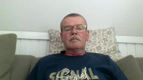 mikael42 online show from June 2, 12:39 pm