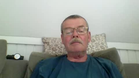 mikael42 online show from June 5, 12:44 pm