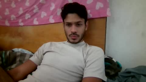 milesmboy online show from January 14, 7:06 pm