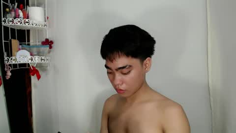 mingkla_man online show from April 11, 7:56 am