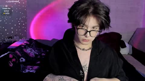 Miya online show from December 6, 7:34 pm