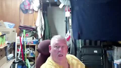 mr_canoe_licker_69 online show from December 19, 8:23 pm