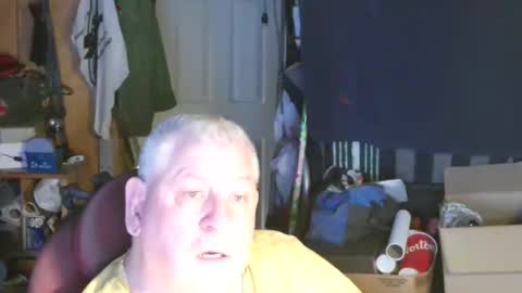 mr_canoe_licker_69 online show from February 20, 11:21 pm