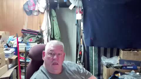mr_canoe_licker_69 online show from December 15, 2:27 pm