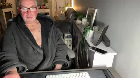 mtb1697 online show from April 5, 10:39 pm