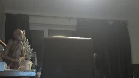 munch10 online show from December 8, 11:19 pm