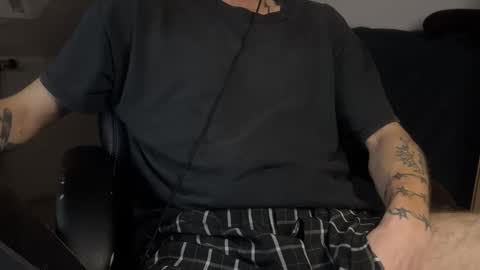 n0lly93 online show from October 31, 10:02 pm