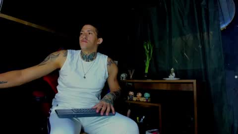 naider_1 online show from March 30, 6:58 am