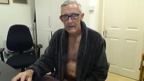 nakedcarpenteruk online show from November 13, 5:17 pm