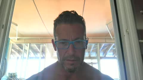 Newbdes online show from July 3, 5:57 am