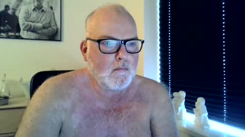 nicexxdane online show from June 18, 4:47 am