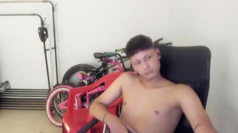 nick_master2 online show from May 31, 6:25 am