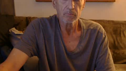 nickincali online show from August 8, 9:16 am