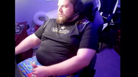 HungStepSon online show from July 3, 2:01 pm