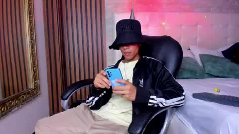 Noah online show from May 7, 4:23 am
