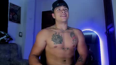 noah_223 online show from June 18, 4:58 am