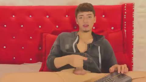 Noah De Luca online show from March 12, 10:28 pm